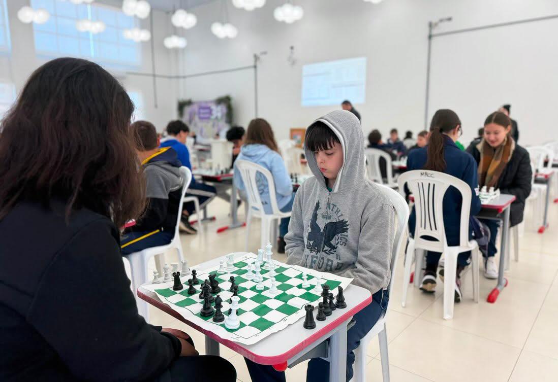Jogos Escolares de Morro Reuter reúnem 95 participantes no xadrez