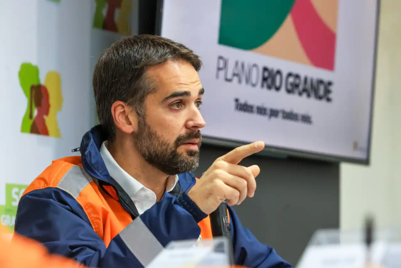 Leite veta projeto que prevê extinção da taxa de licenciamento para veículos no RS