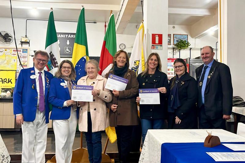 Lions Clube Dois Irmãos Portal da Serra empossa novos associados e nova diretoria