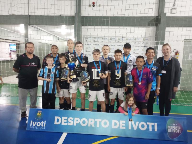 Lunares FC B campeão