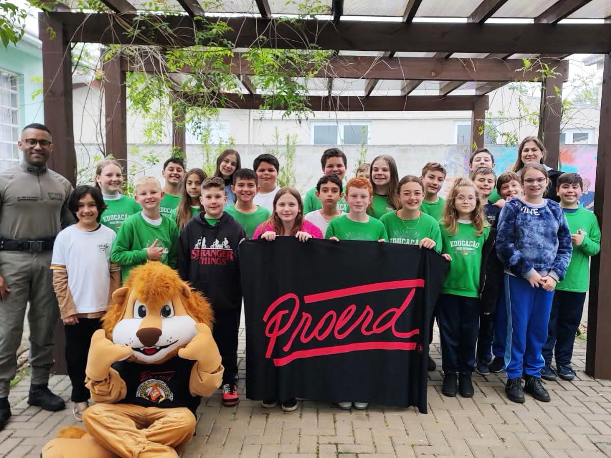 Mais de 70 estudantes participam das aulas do PROERD em Morro Reuter