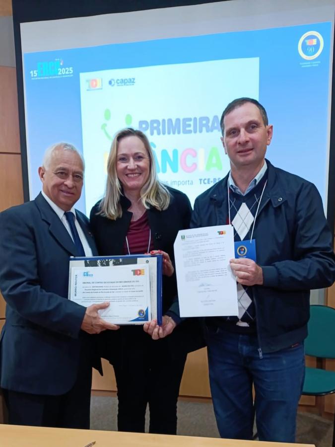 Marco Peixoto com vice-prefeita Sônia e prefeito Airton