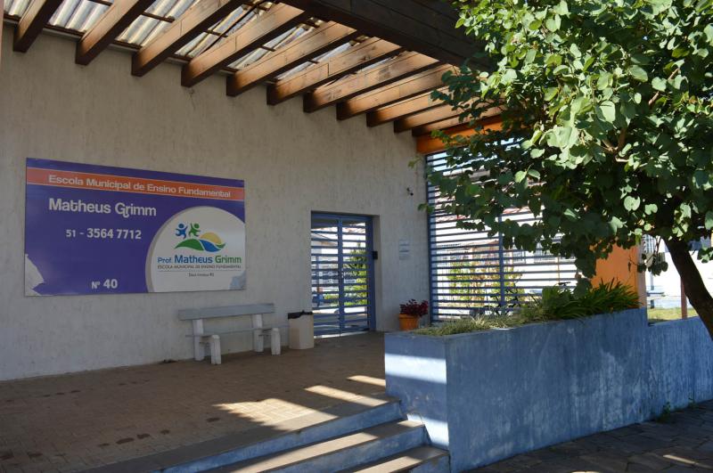 Escola municipal fica no bairro Portal da Serra