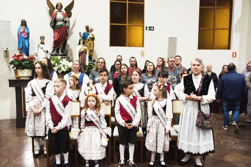 Migueis e Miguelinas da Comunidade Católica (Foto: Divulgação / Kerb)