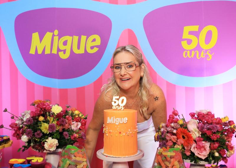 Migueline Schmitt completou 50 anos no dia 21 de setembro, e comemorou a data com uma linda festa no dia 19