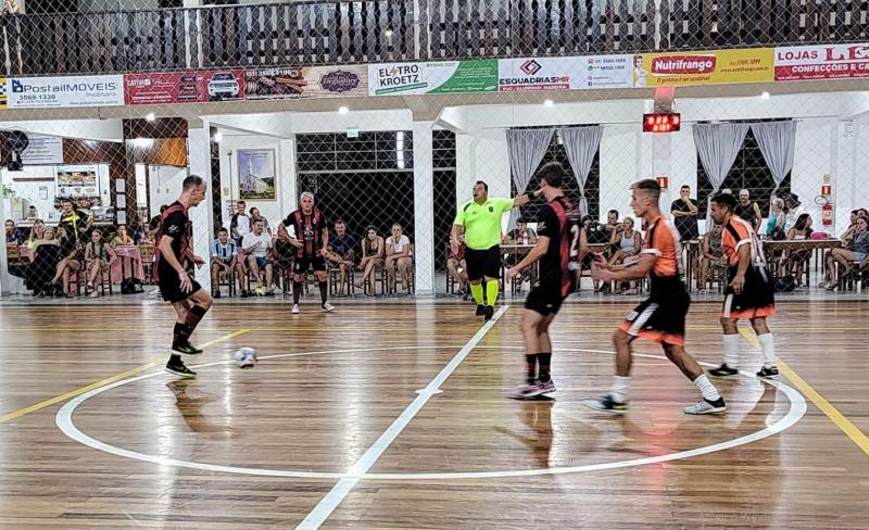 Municipais de Futsal têm rodada com 28 gols em Morro Reuter