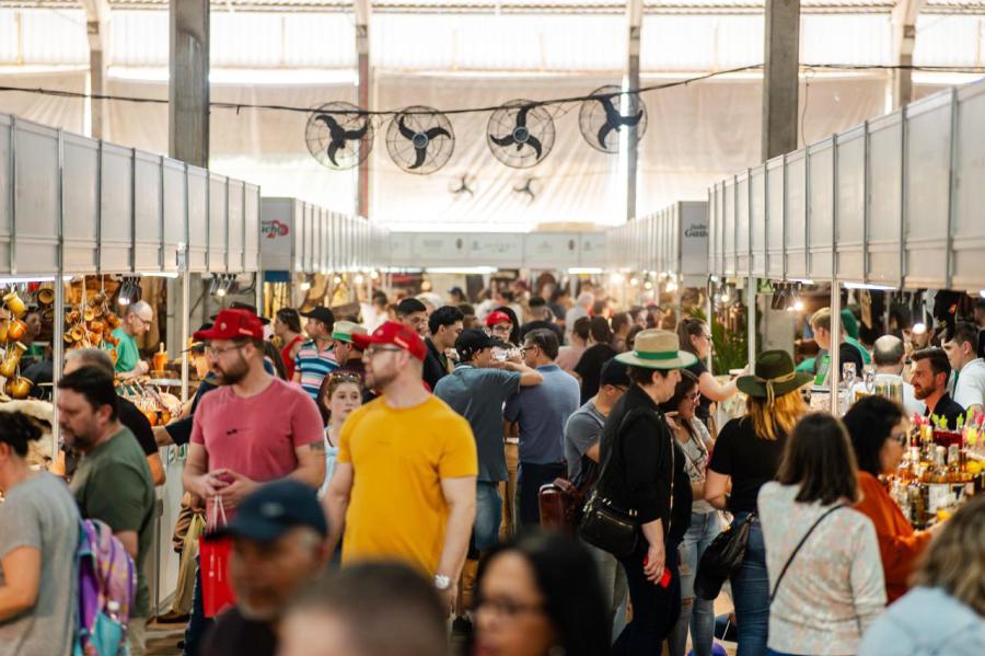 Na soma dos visitantes de sábado e domingo, 258.940 pessoas estiveram na Expointer