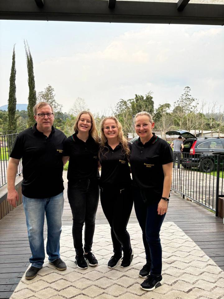 Nélio, Helen, Aline e Neisa
