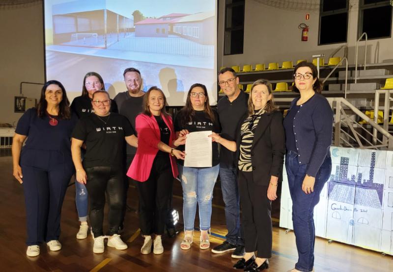 Obras e projeto são anunciados no Chá Literário da escola Edvino Bervian