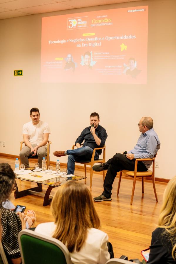 Painel 1: Gregório, Thomas e Tiago