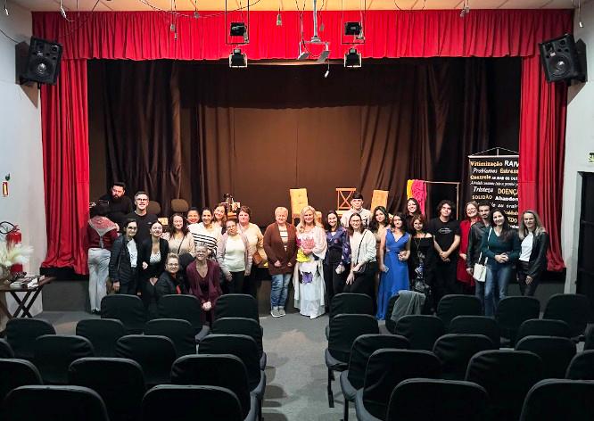 Palestra “Vozes e Máscaras” reúne vivências cênicas em Dois Irmãos