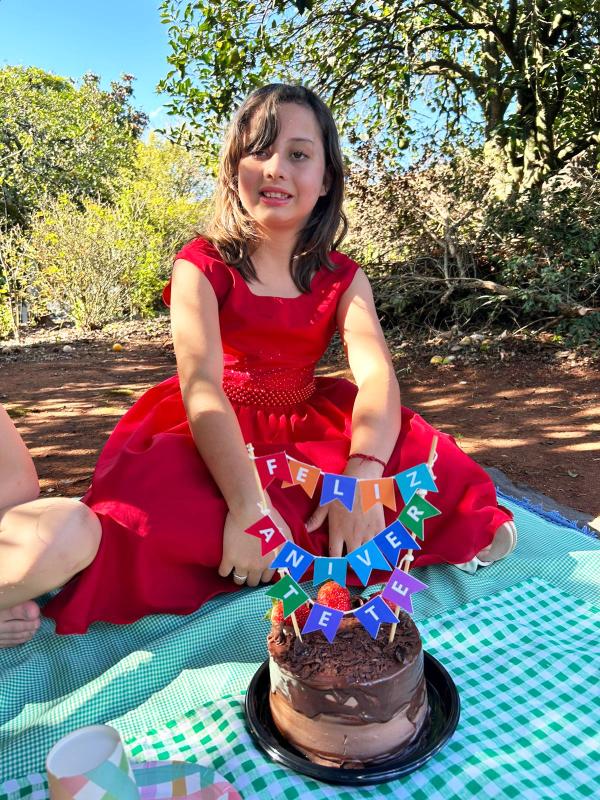 Parabéns especial para Stefani Isabel Mello dos Passos, que completou mais um ano de vida no dia 5 de abril