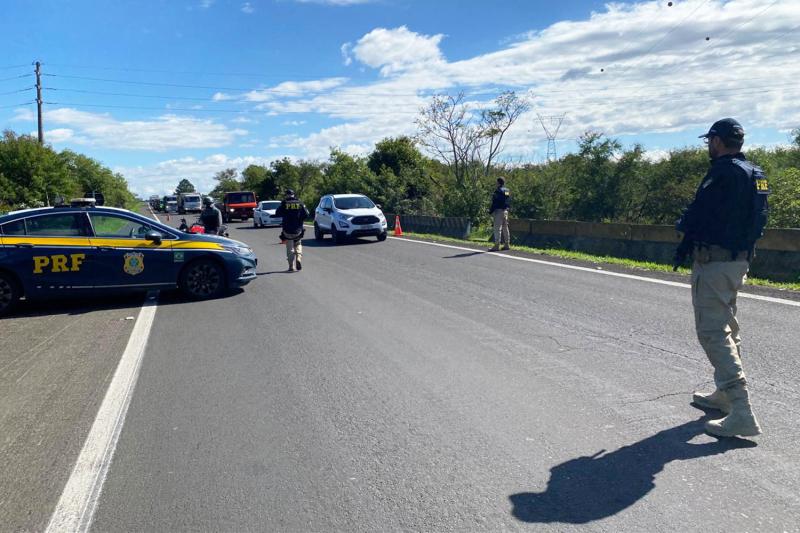 PRF intensifica fiscalização nas rodovias federais do RS durante o feriadão