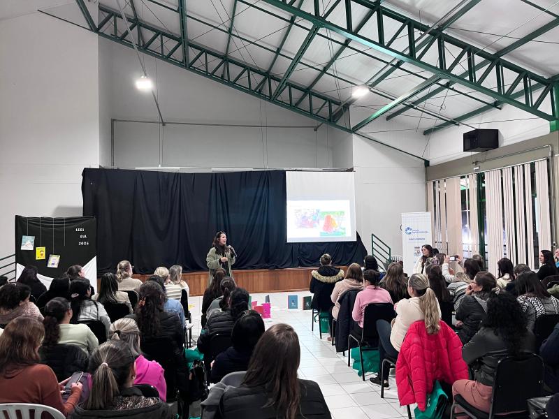 Programa de Leitura e Escrita na Educação Infantil encerra ciclo de formação 