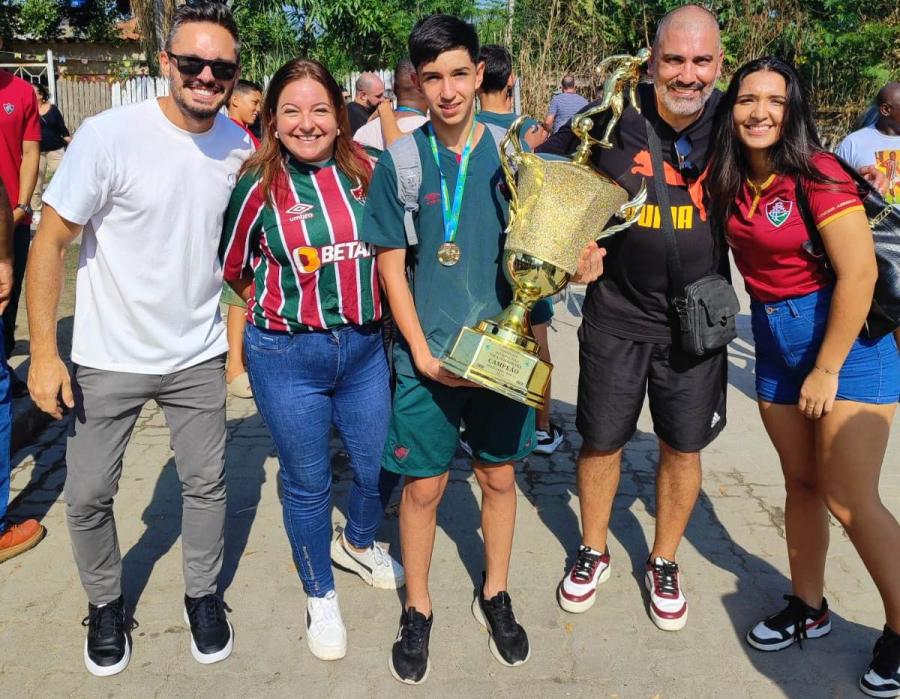 Rafael Coquette (da empresa Un1que Footbol, que empresaria o atleta), Aline, Valenthin, Manteiga e Ágatha