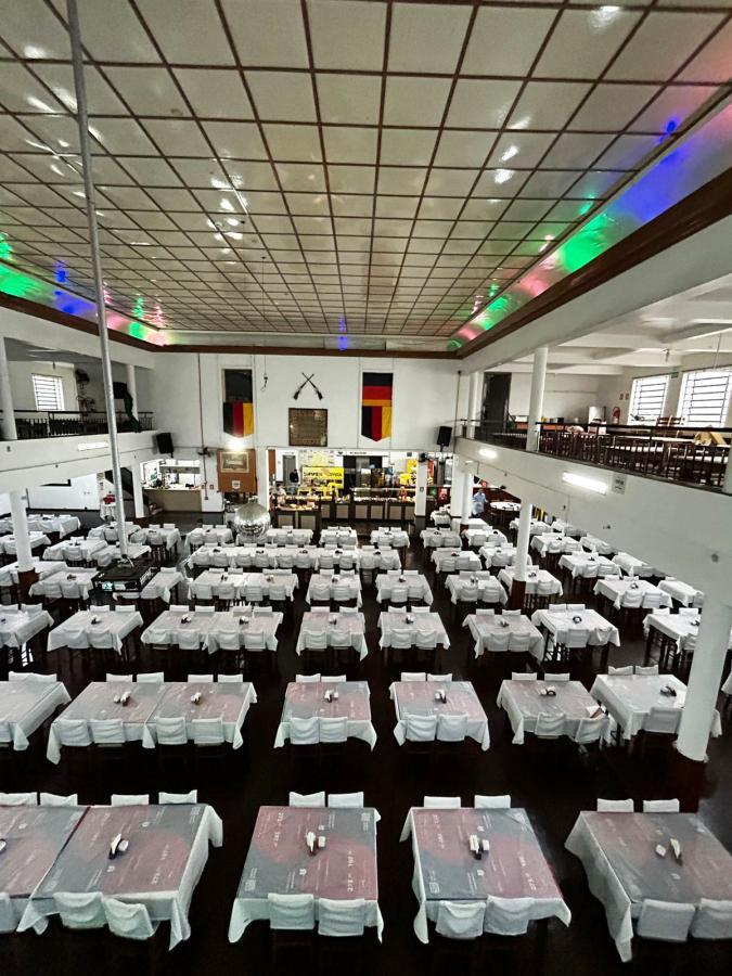 Restaurante Atiradores fica no Centro da cidade