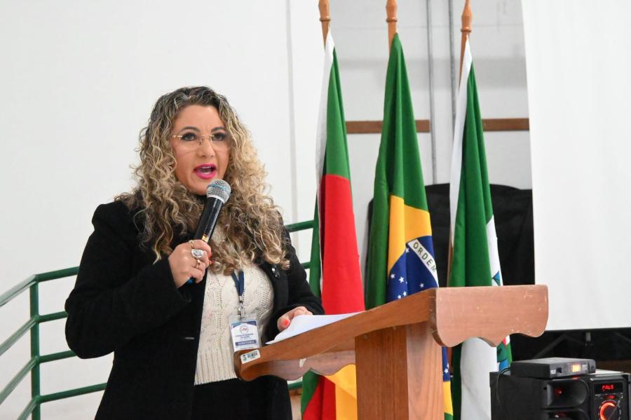Secretária Rosa Maria Diniz da Silva