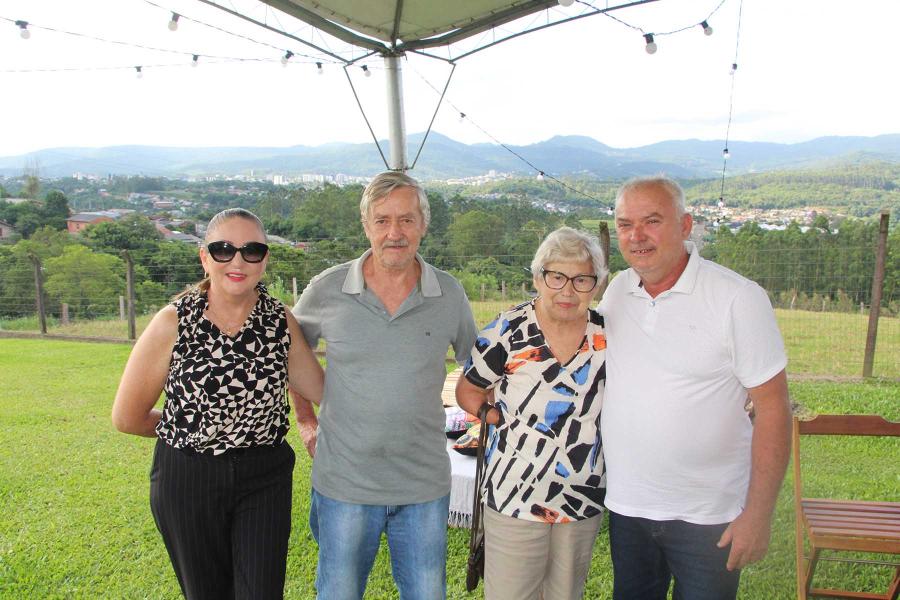 Simone, Carlos, Ivone e Sérgio