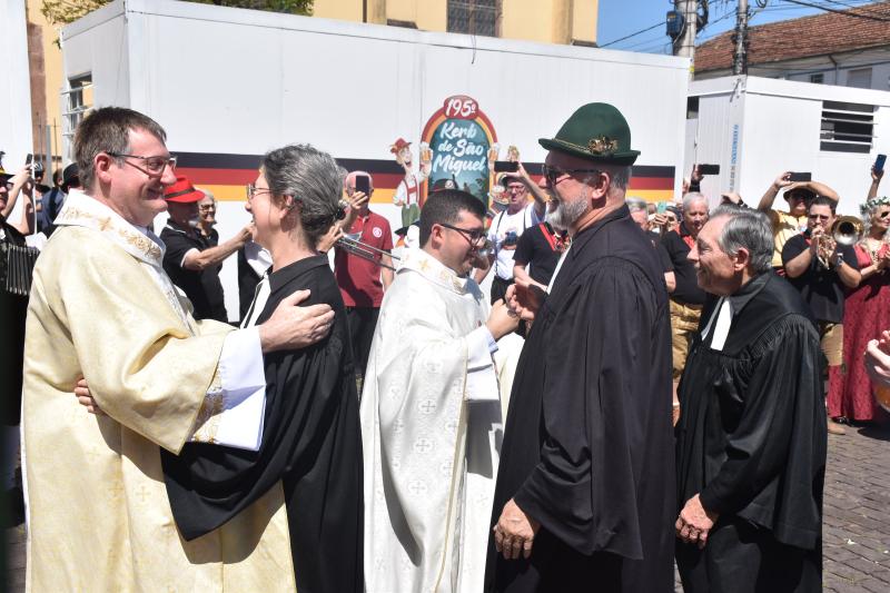 Encontro das comunidades religiosas no Centro (Fotos: Divulgação / Kerb)