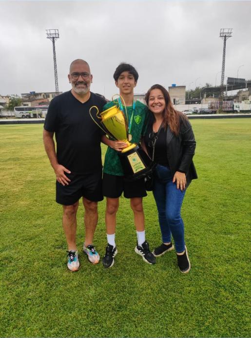 Valenthin com os pais Manteiga e Aline (Foto: Divulgação)