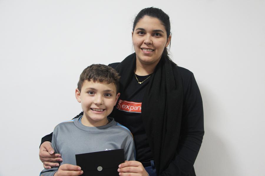 Vinicius e sua mãe, Izabel